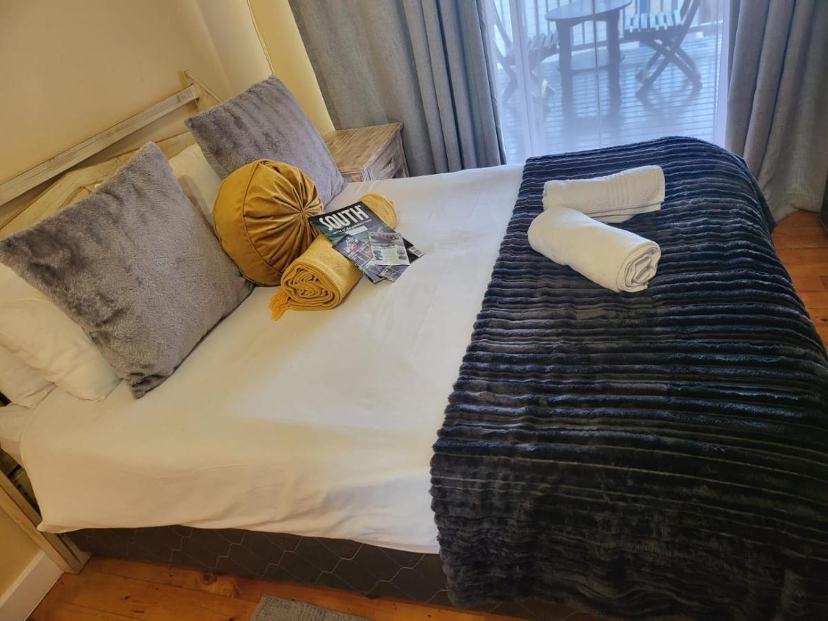 Point Village Guest House 莫塞尔湾 外观 照片