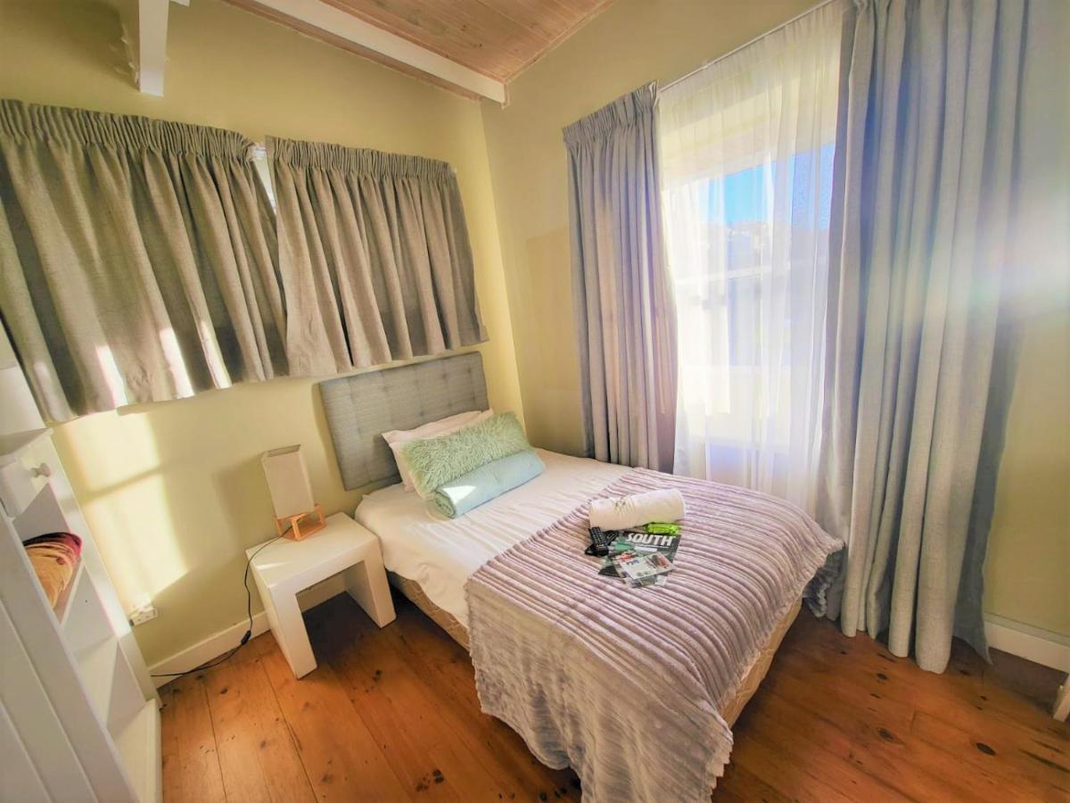 Point Village Guest House 莫塞尔湾 外观 照片