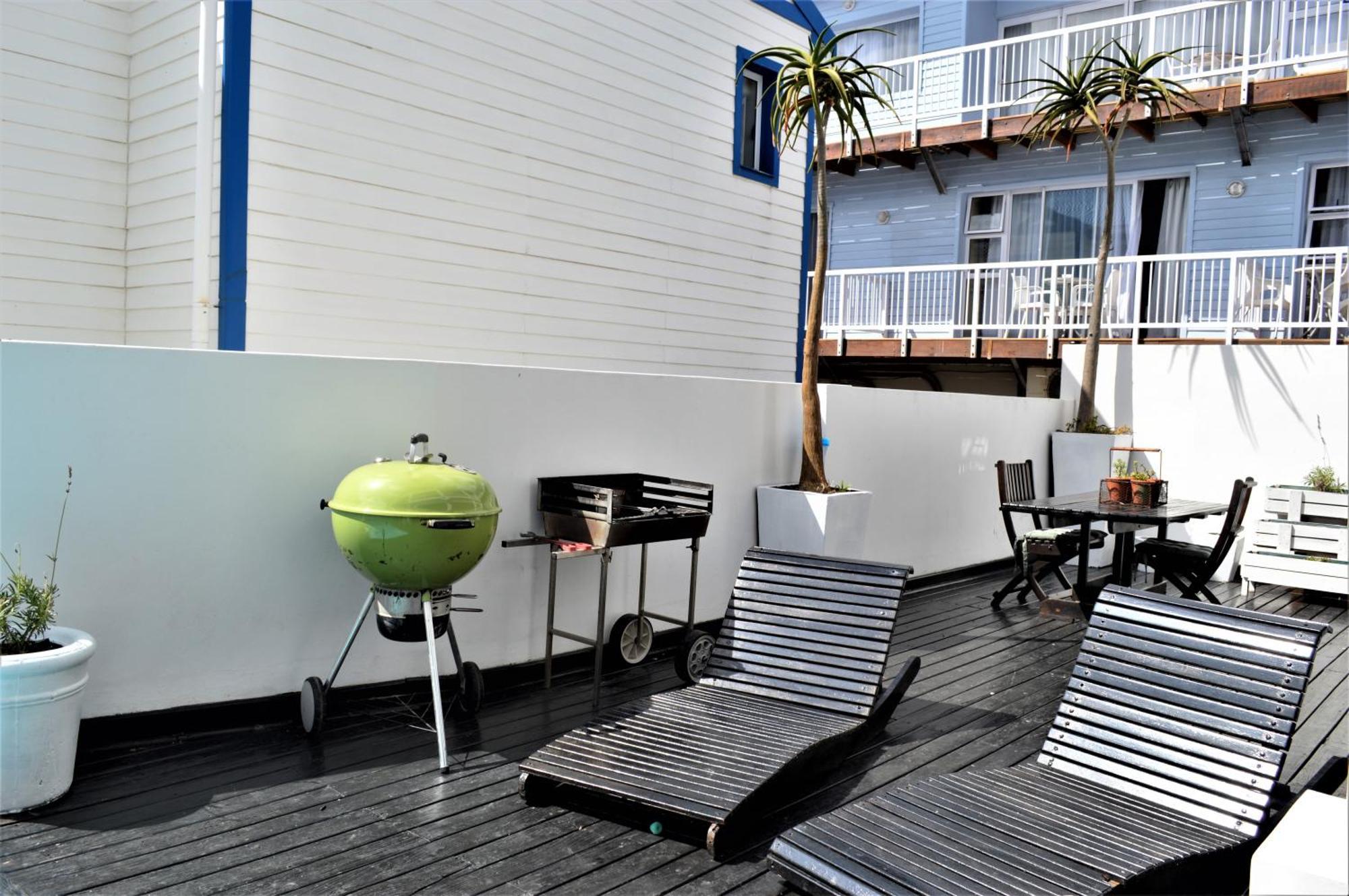 Point Village Guest House 莫塞尔湾 外观 照片